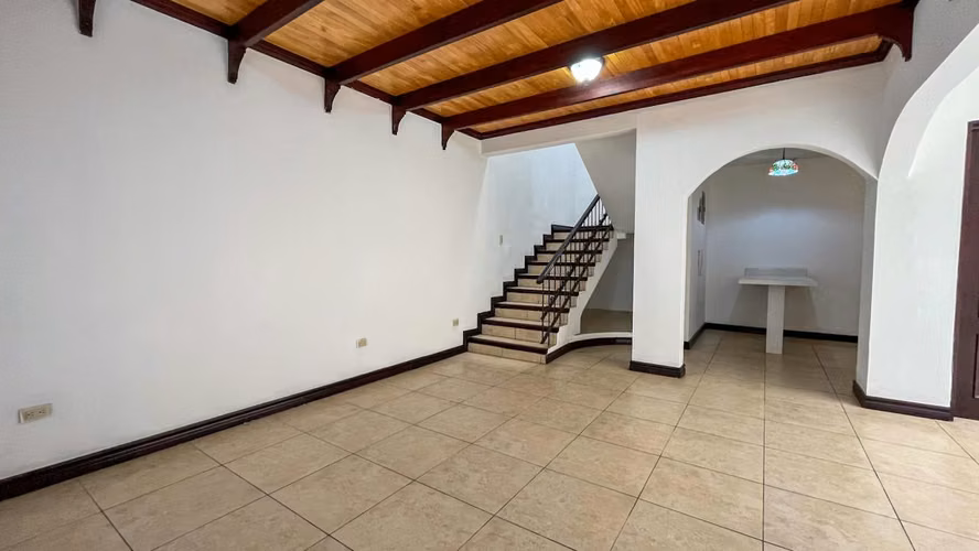 Se vende. Escazú: 2 townhouses en zona exclusiva a precio de oportunidad - Imagen 8