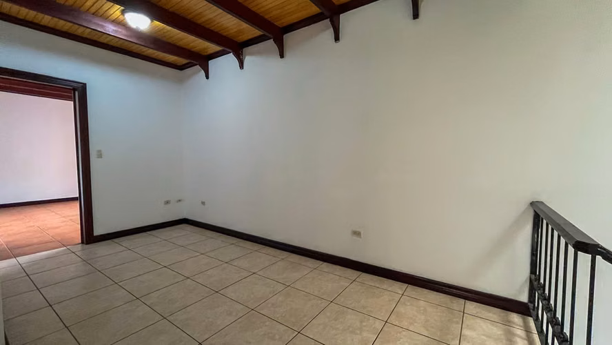 Se vende. Escazú: 2 townhouses en zona exclusiva a precio de oportunidad - Imagen 13