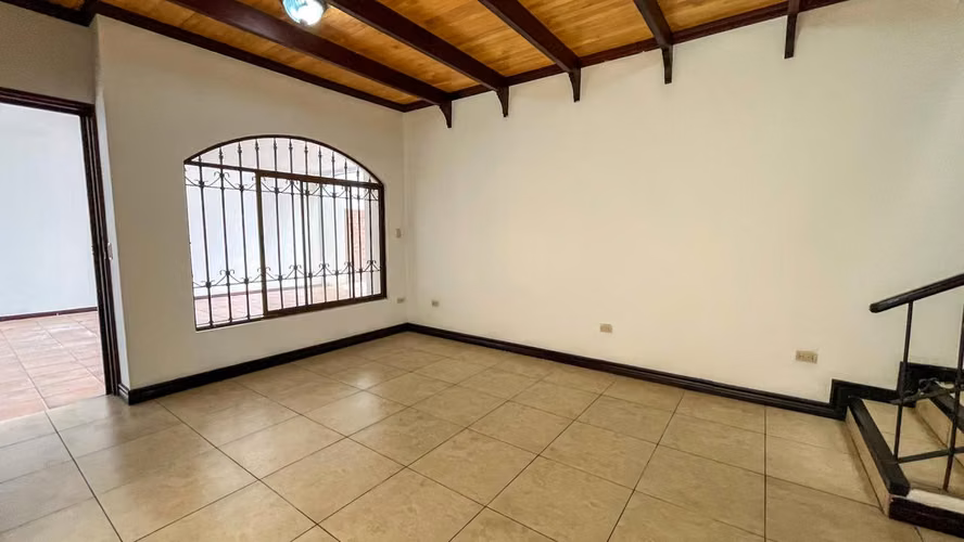 Se vende. Escazú: 2 townhouses en zona exclusiva a precio de oportunidad - Imagen 4