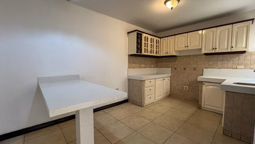 Se vende. Escazú: 2 townhouses en zona exclusiva a precio de oportunidad - Imagen 3