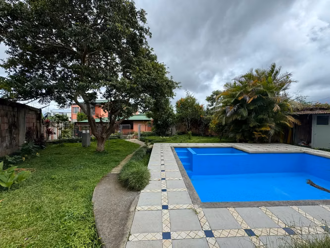 Propiedad 1397m2 Ideal para desarrollo comercial o habitacional Uso de suelo Mixto Granadilla
