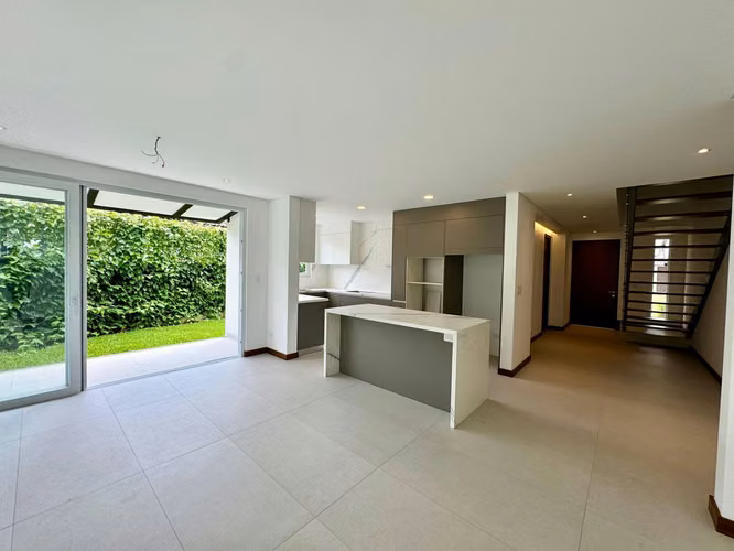 SE VENDE O SE ALQUILA EN LINDORA, SANTA ANA* - Imagen 2