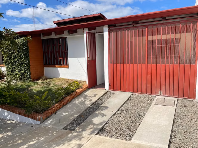 Venta de Casa en Sabanilla de Montes de Oca. - Imagen 2