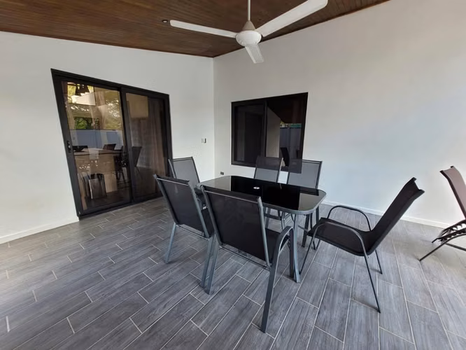 Casa de 3 Habitaciones con Piscina Privada en Alquiler – Comunidad Cerrada Cerca de Tamarindo