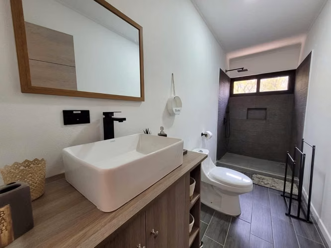 Casa de 3 Habitaciones con Piscina Privada en Alquiler – Comunidad Cerrada Cerca de Tamarindo