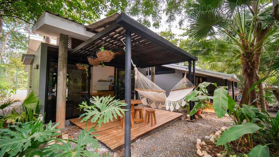 Acogedora casita de 1 habitación a pasos de Playa Avellanas, ideal para trabajar de forma remota. - Imagen 8