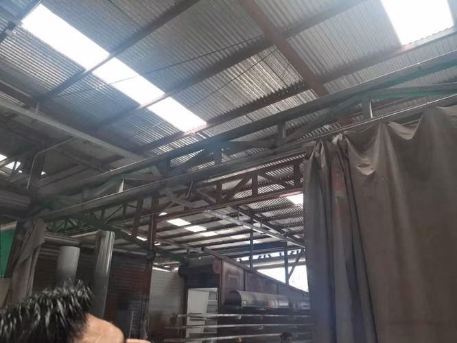 Alquiler Local Comercial cerca rotonda las garantias , comercial e industrial,1560m2 alquiler $11.700+iva O venta $1.4 millon - Imagen 5