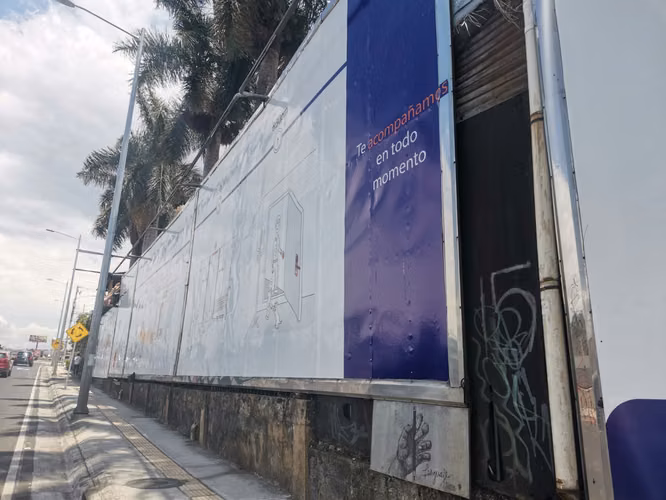Alquiler Local Comercial cerca rotonda las garantias , comercial e industrial,1560m2 alquiler $11.700+iva O venta $1.4 millon - Imagen 15