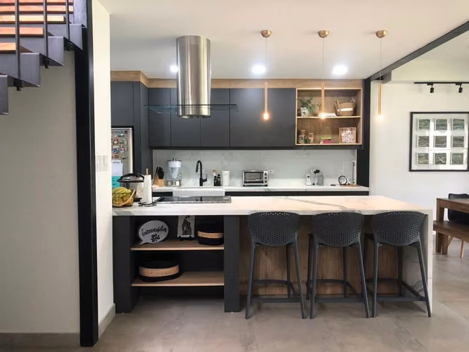 Venta Casa en Santa Ana Condominio Exclusivo  | Seguridad 24/7 con Jardín y Amenidades