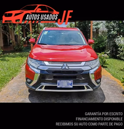 MITSUBISHI OUTLANDER 2020 AUTOMATICO MOTOR 2.000 CC 7 PASAJEROS FULL EXTRAS