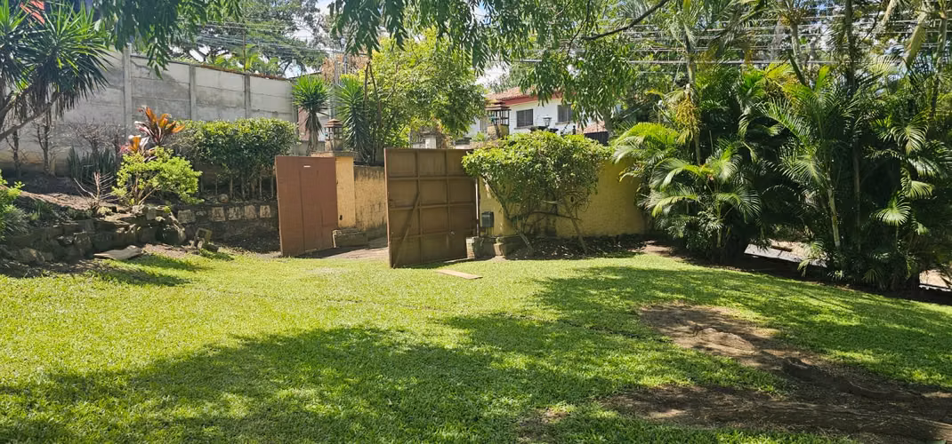 Venta de exlusivo lote para desarrollo comercial/residencial Santa Ana, Pozos