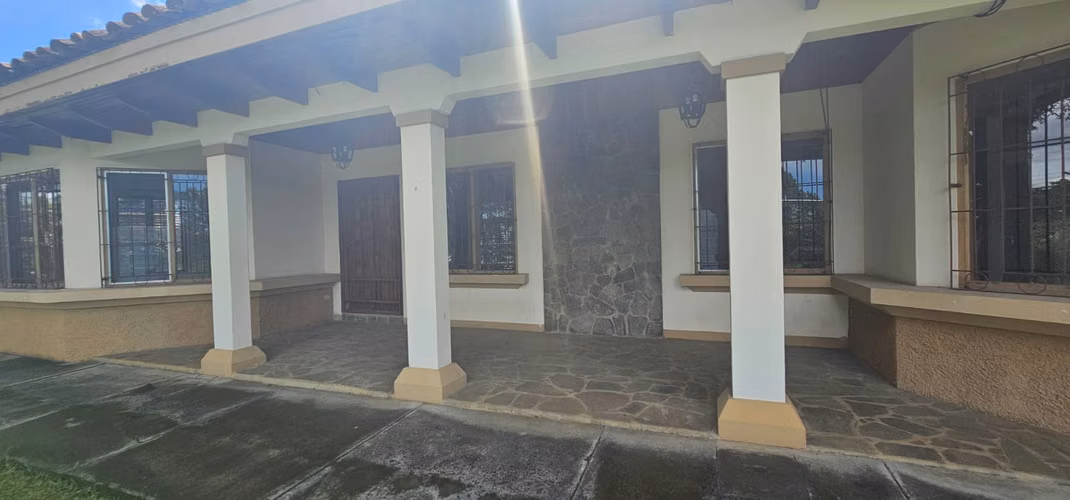 Venta de exlusivo lote para desarrollo comercial/residencial Santa Ana, Pozos