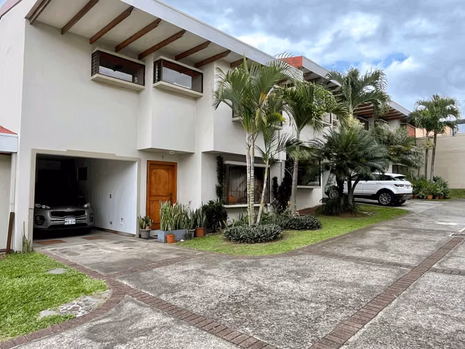 ALQUILER DE CASA EN CONDOMINIO - URUCA - HOSPITAL DEL TRAUMA