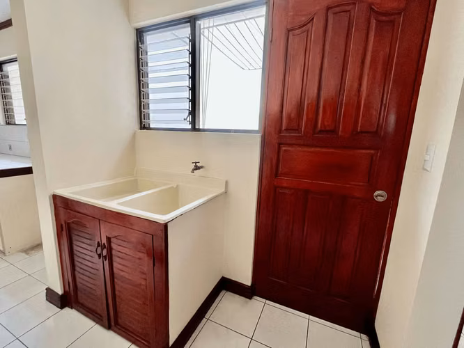 ALQUILER DE CASA EN CONDOMINIO - URUCA - HOSPITAL DEL TRAUMA - Imagen 7