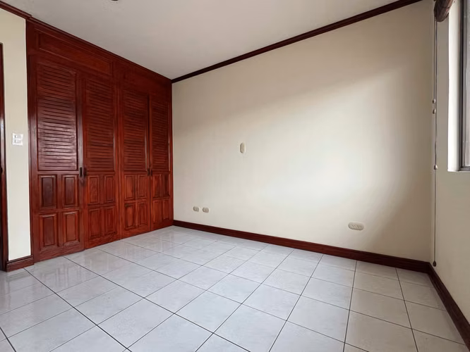 ALQUILER DE CASA EN CONDOMINIO - URUCA - HOSPITAL DEL TRAUMA - Imagen 17