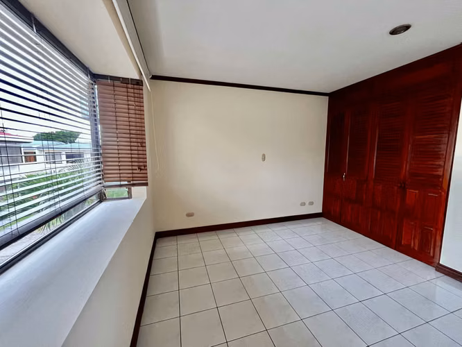 ALQUILER DE CASA EN CONDOMINIO - URUCA - HOSPITAL DEL TRAUMA - Imagen 15