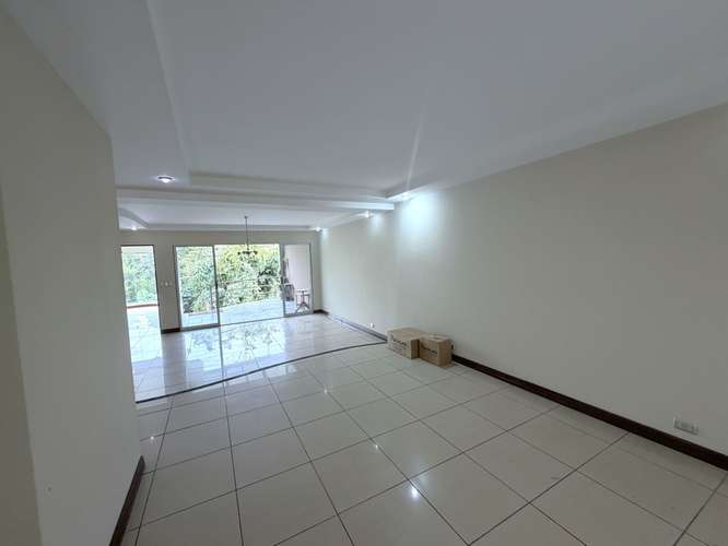 Casa en Venta en Moravia - Coronado con 4 hab. y 2 salas de TV Naturaleza y estilo de vida familiar
