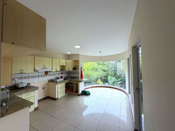 Casa en Venta en Moravia - Coronado con 4 hab. y 2 salas de TV Naturaleza y estilo de vida familiar