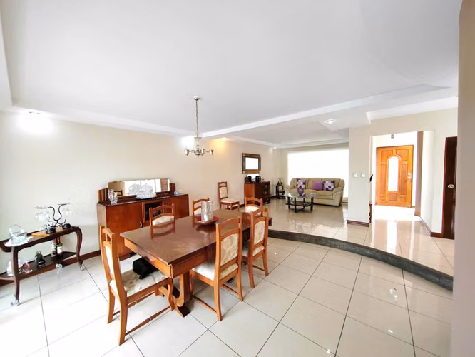 Casa en Venta en Moravia - Coronado con 4 hab. y 2 salas de TV Naturaleza y estilo de vida familiar - Imagen 6