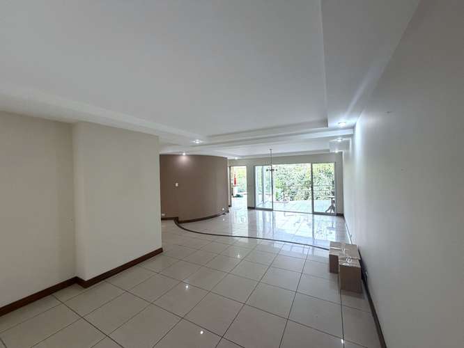 Casa en Venta en Moravia - Coronado con 4 hab. y 2 salas de TV Naturaleza y estilo de vida familiar
