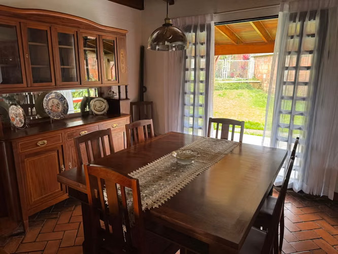 Uso Mixto Granadilla 1397m2 ideal para desarrollo