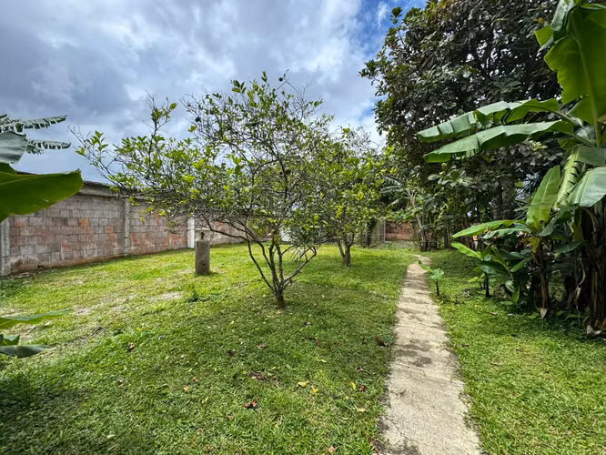 Uso Mixto Granadilla 1397m2 ideal para desarrollo