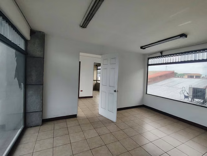 Alquiler Oficinas Excelente Precio y Ubicación - Barrio Luján AP - Imagen 17
