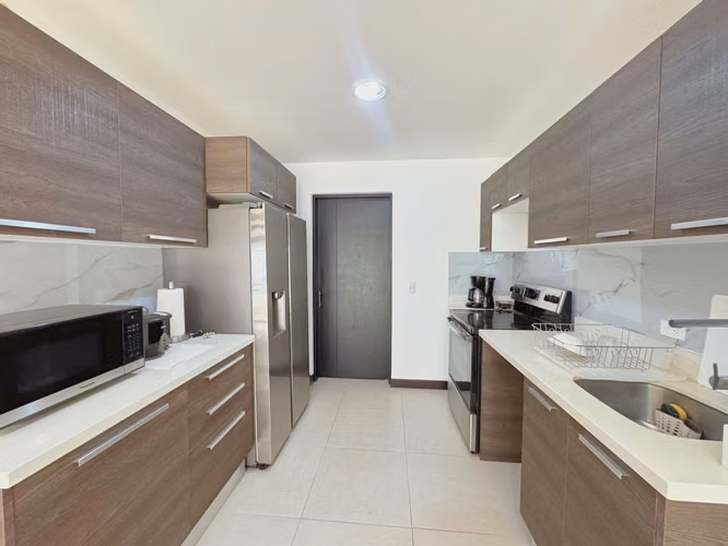 SE VENDE CASA EN PARQUES DEL SOL