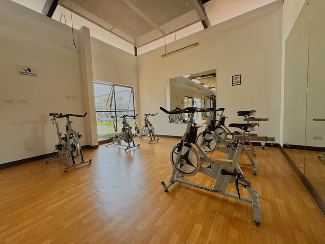 SE VENDE CASA EN PARQUES DEL SOL