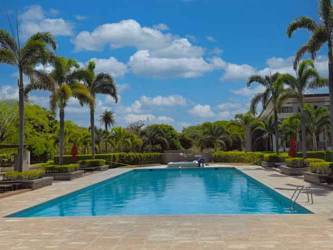 SE VENDE CASA EN PARQUES DEL SOL