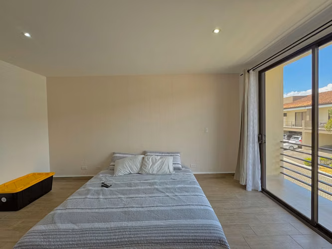 SE VENDE CASA EN PARQUES DEL SOL