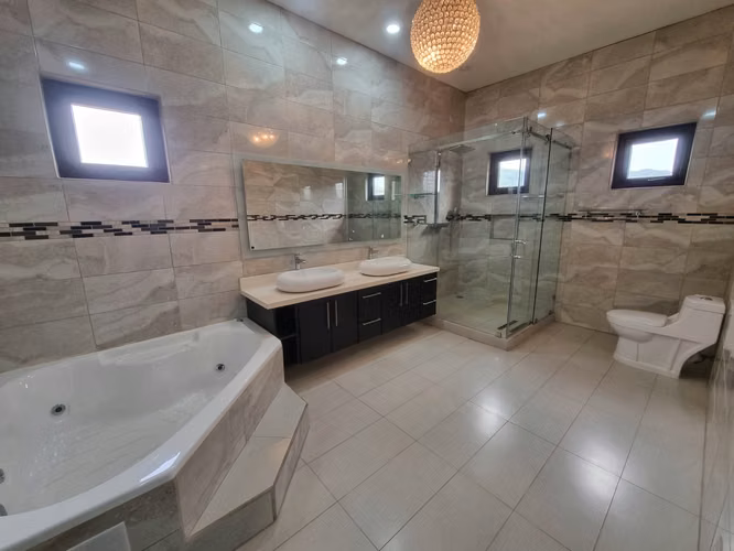 Venta Casa en Colinas de Montealegre, Tres Ríos - Lujo y Confort -