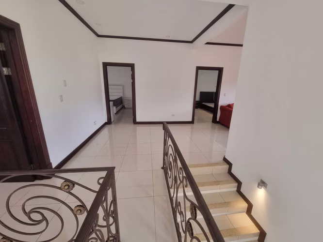 Venta Casa en Colinas de Montealegre, Tres Ríos - Lujo y Confort -