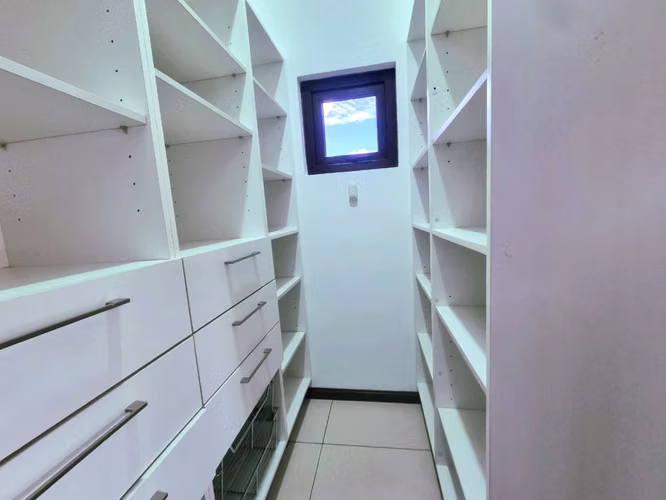Venta Casa en Colinas de Montealegre, Tres Ríos - Lujo y Confort -