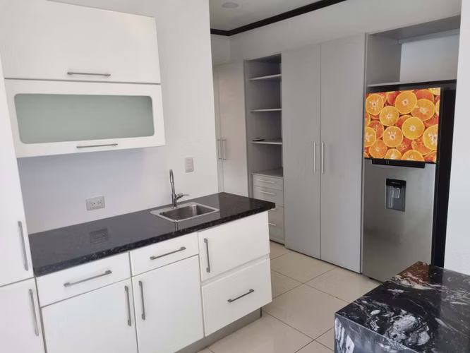 Venta Casa en Colinas de Montealegre, Tres Ríos - Lujo y Confort -
