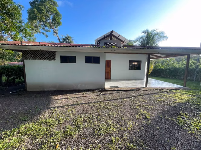 SE VENDE CASA DE PLAYA EN TIVIVES A 100M DE LA PLAYA - PUNTARENAS
