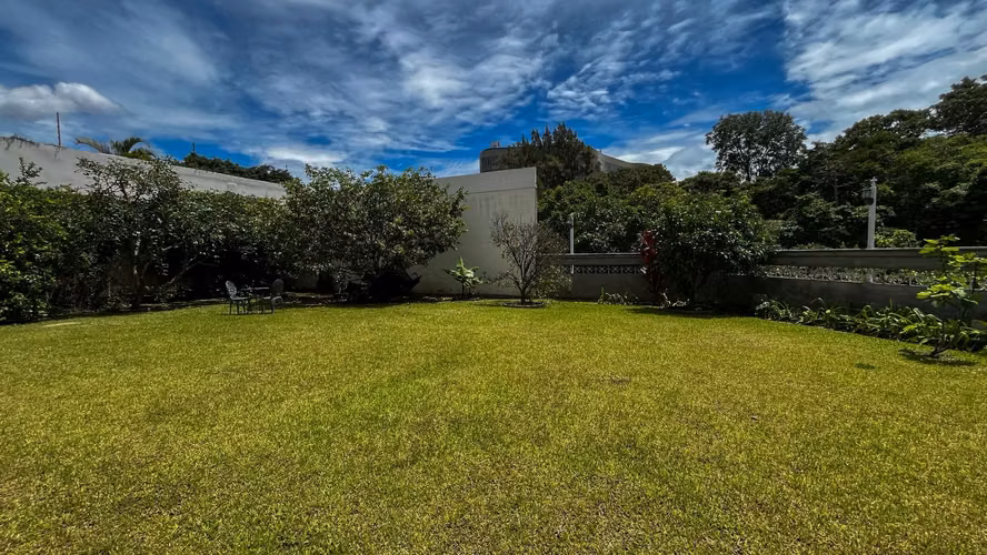 Se vende: Escazú, privacidad y elegancia en una sola planta en Los Laureles