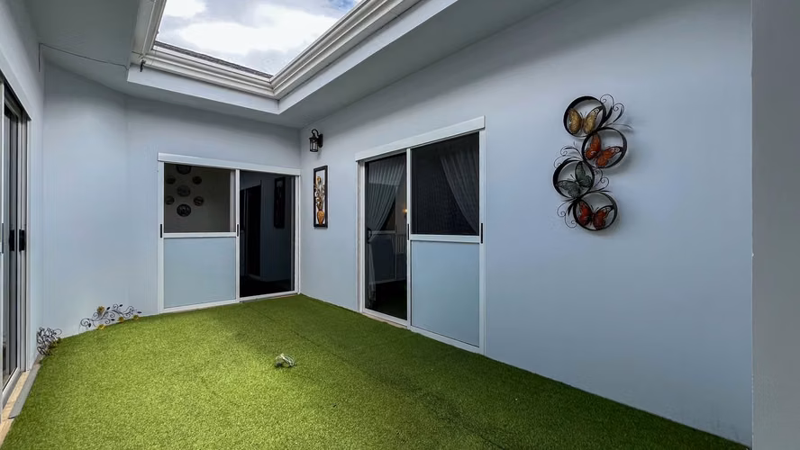 Se vende: Escazú, privacidad y elegancia en una sola planta en Los Laureles