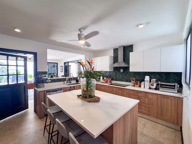 Casa independiente recién remodelada en Escazú - Imagen 10