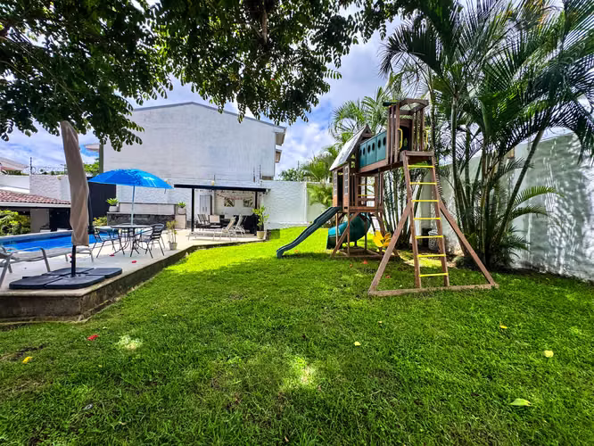 Casa independiente recién remodelada en Escazú - Imagen 5