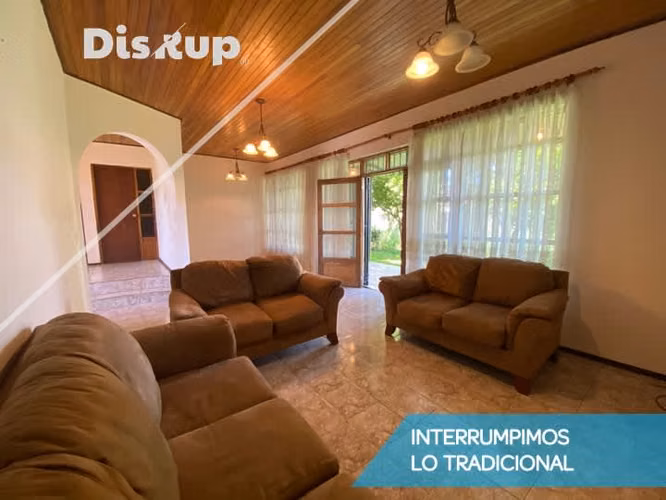 3-bedroom house for sale with patio. Lomas de Ayarco Sur, Curridabat