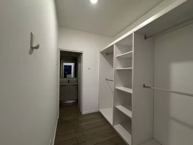SE VENDE NUEVE 84 GUAYABOS VISTA AL BOSQUE
