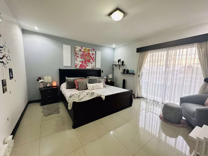 NL-id 40139 Espaciosa Casa Familiar con Terraza, Patio y Seguridad 24/7