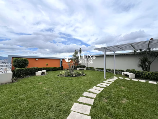 Venta de oficina en Paseo Colón, San José. 59 m2 y 42 m2 (dos oficinas unidas). Amueblada y equipada.