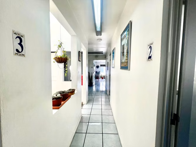Casa uso comercial San Francisco de dos Ríos 244m2 sobre calle principal