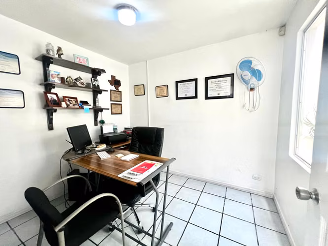Casa uso comercial San Francisco de dos Ríos 244m2 sobre calle principal