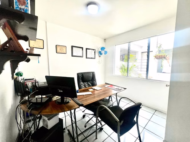 Casa uso comercial San Francisco de dos Ríos 244m2 sobre calle principal