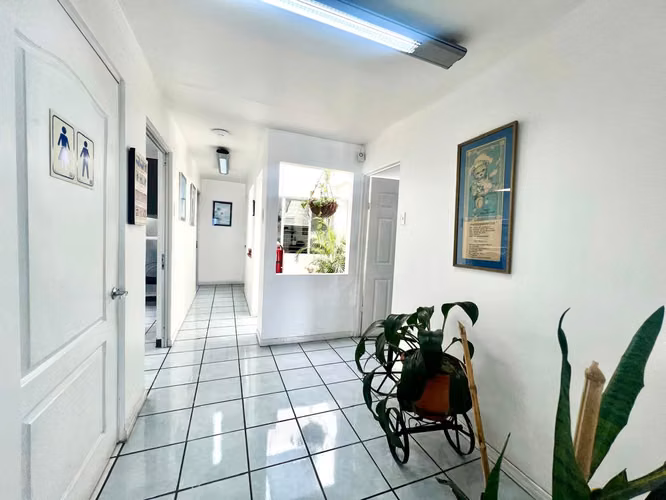 Casa uso comercial San Francisco de dos Ríos 244m2 sobre calle principal