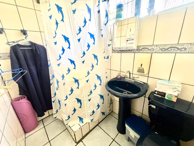 Casa uso comercial San Francisco de dos Ríos 244m2 sobre calle principal