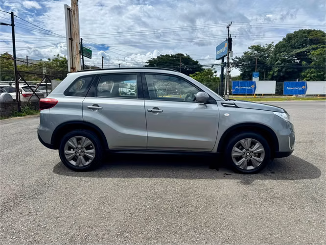 Suzuki Vitara GL Plus Z 4x4 2022 - Imagen 2